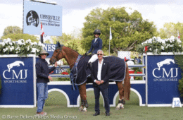 Ali Wolff and HH Venice Beach accepting their awards on Saturday with Joe Fargis (left) on behalf of the Upperville Colt & Horse Show and Lou Jacobs (right), co-founder of the Palm Beach Masters Series.