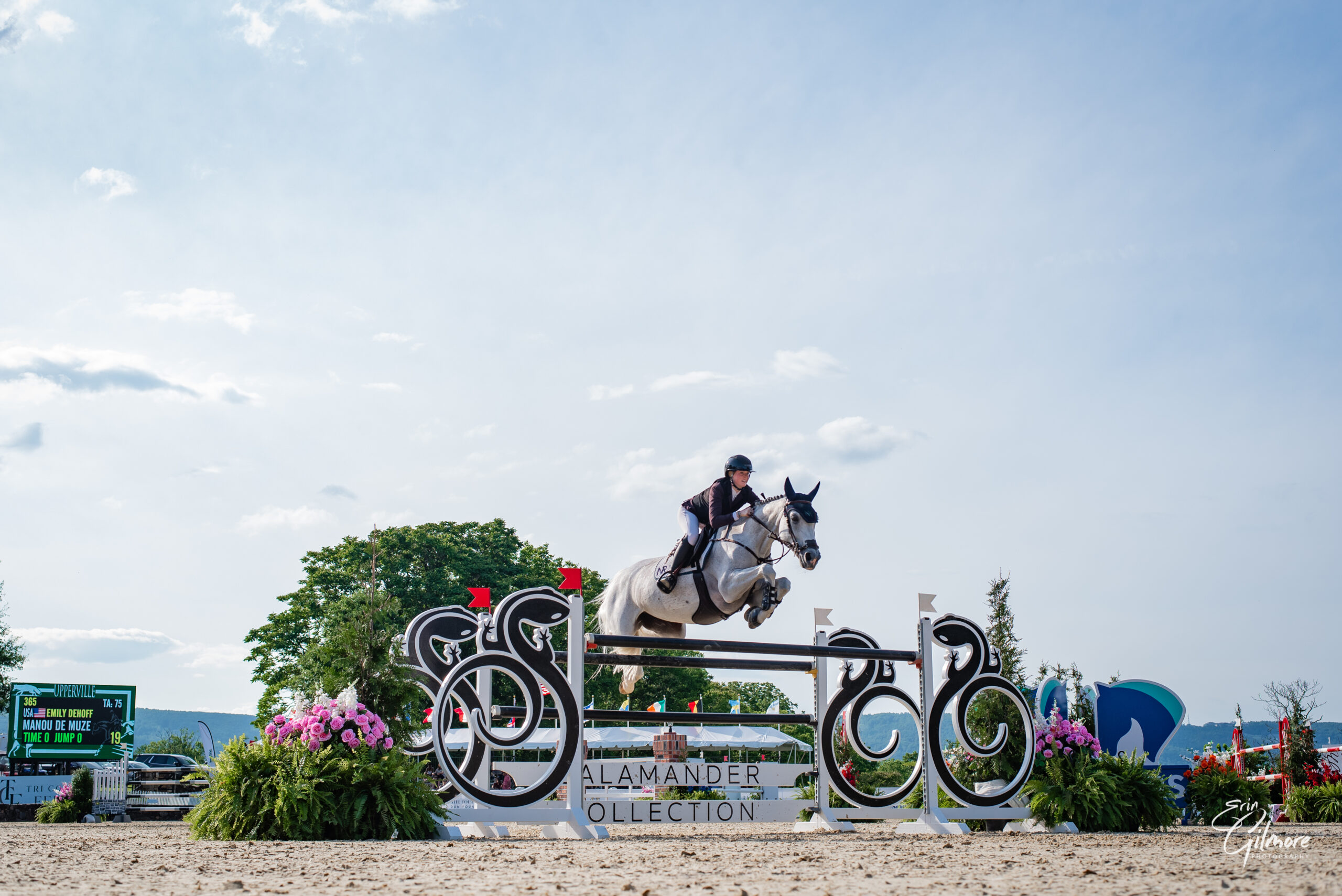 Emily Dehoff and Manou de Muze Triumph in Spectacular Finish to